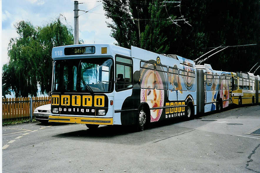 (041'817) - TN Neuch�tel - Nr. 118 - NAW/Hess Gelenktrolleybus am 12. Juli 2000 in Neuch�tel, D�p�t