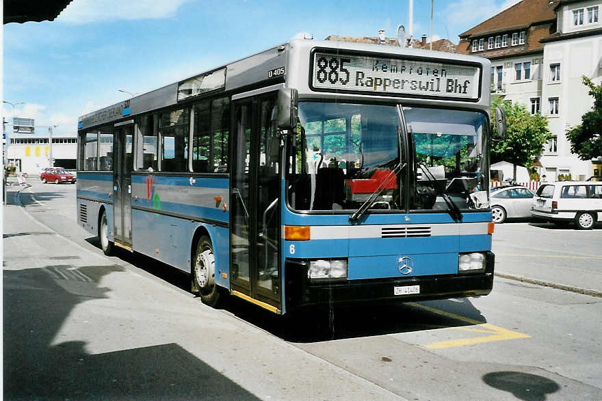 (042'005) - VZO Gr�ningen - Nr. 6/ZH 41'406 - Mercedes am 17. Juli 2000 beim Bahnhof Rapperswil