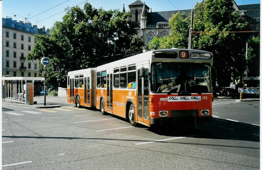 (042'105) - TPG Gen�ve - Nr. 172/GE 96'668 - Volvo/R&J am 19. Juli 2000 beim Bahnhof Gen�ve