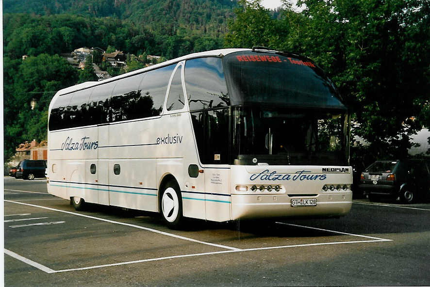(042'303) - Aus Deutschland: K�nig, Gr�fentonna - GTH-LK 128 - Neoplan am 22. Juli 2000 in Thun, Seestrasse