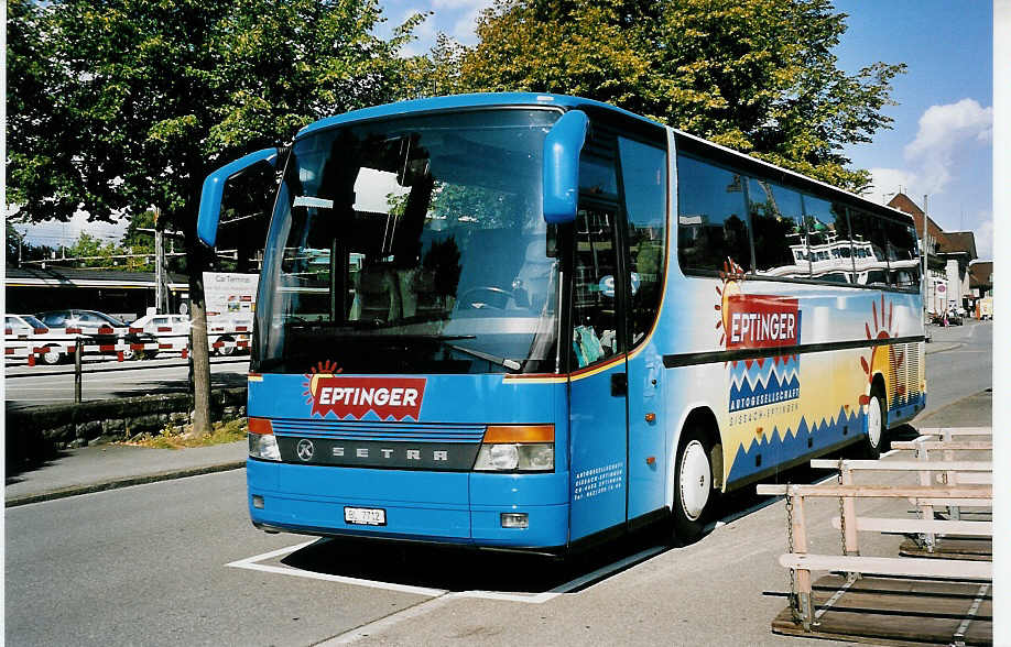 (043'005) - AGSE Eptingen - BL 7712 - Setra am 28. August 2000 bei der Schiffl�ndte Thun