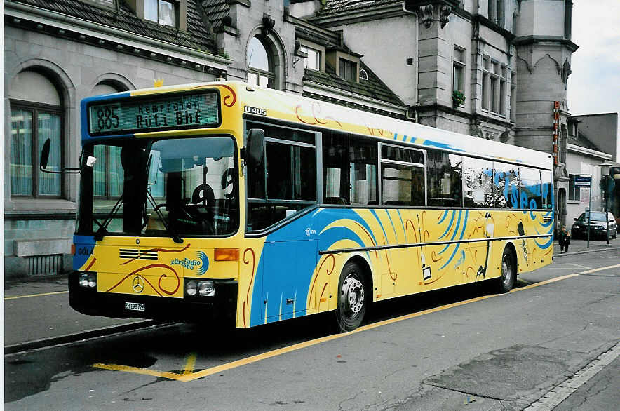 (043'532) - VZO Gr�ningen - Nr. 26/ZH 198'726 - Mercedes am 17. Oktober 2000 beim Bahnhof Rapperswil