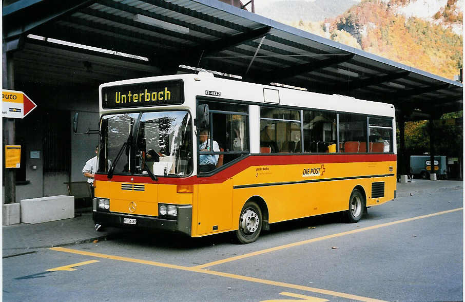 (043'625) - Selfors, Meiringen - BE 151'487 - NAW/G�ppel (ex P 22'020; ex Mer�ay, Del�mont; ex LVB Lenk) am 21. Oktober 2000 in Meiringen, Postautostation
