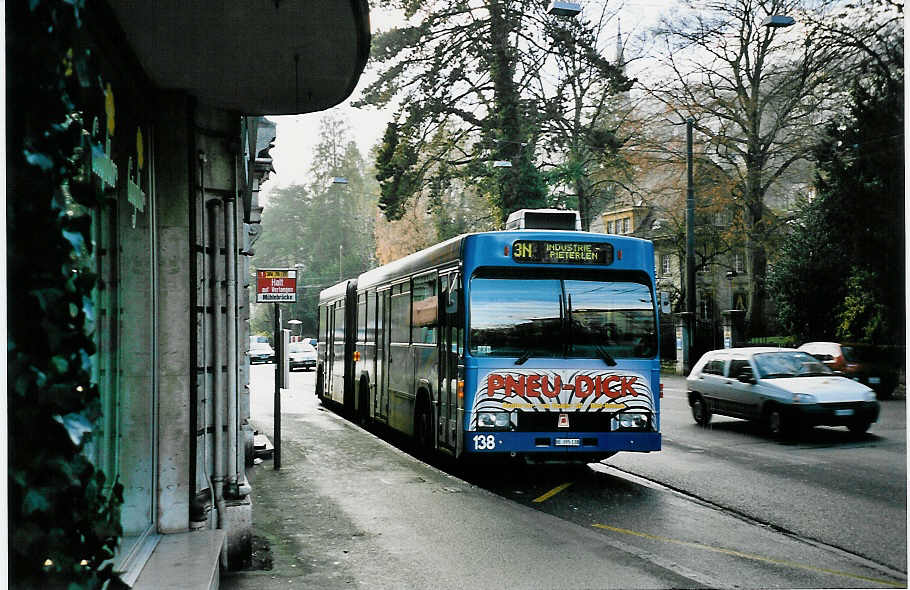 (044'005) - VB Biel - Nr. 138/BE 395'138 - Volvo/R&J am 2. Dezember 2000 in Biel, M�hlebr�cke