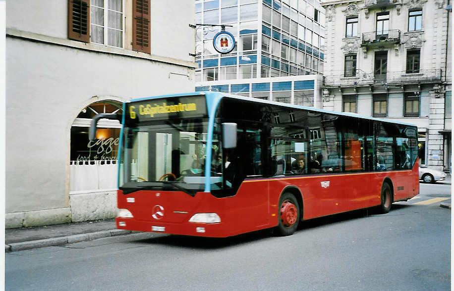 (044'629) - VB Biel - Nr. 128/BE 560'128 - Mercedes am 27. Januar 2001 in Biel, M�hlebr�cke
