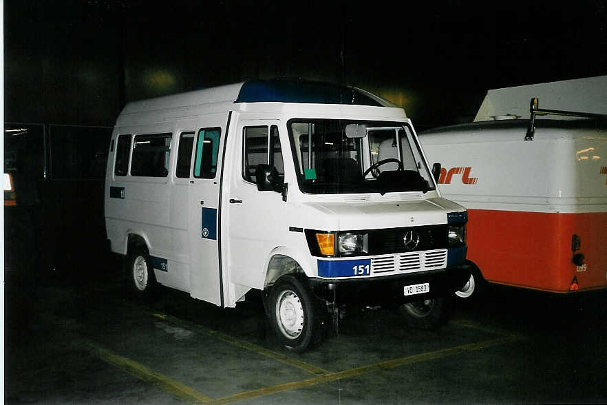 (045'325) - TL Lausanne - Nr. 151/VD 1583 - Mercedes/Moser (ex Nr. 51) am 11. M�rz 2001 in Lausanne, D�p�t Borde