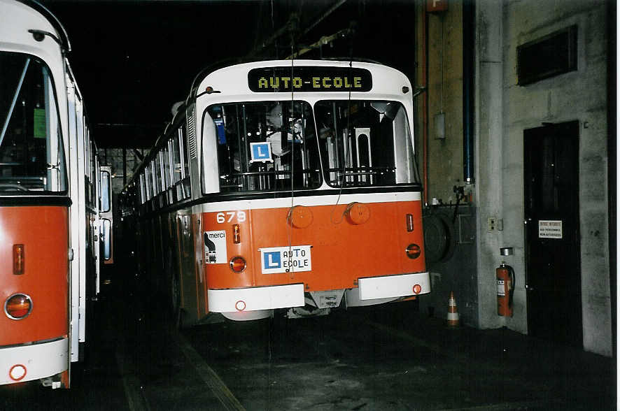 (045'333) - TL Lausanne - Nr. 679 - FBW/Eggli Trolleybus am 11. M�rz 2001 in Lausanne, D�p�t Borde