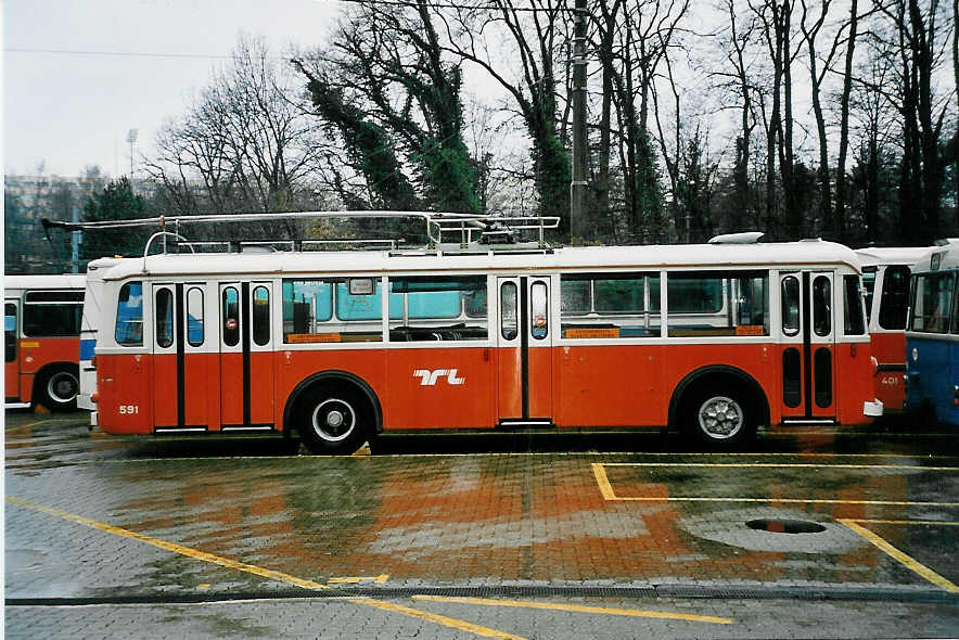 (045'336) - TL Lausanne - Nr. 591 - FBW/FFA Trolleybus (ex TPG Gen�ve Nr. 852; ex VBZ Z�rich Nr. 91) am 11. M�rz 2001 in Lausanne, D�p�t Borde
