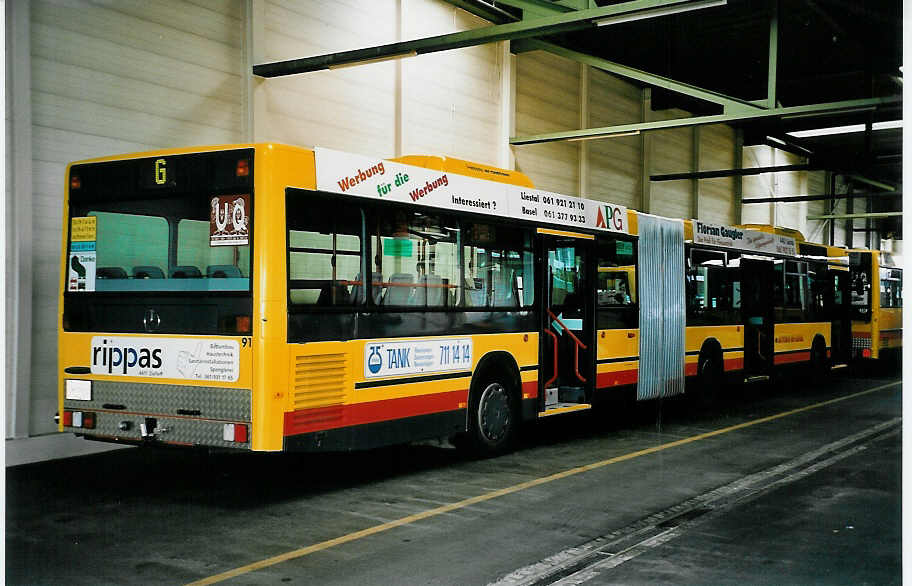 (045'505) - AAGL Liestal - Nr. 91/BL 7421 - Mercedes am 31. M�rz 2001 in Liestal, Garage
