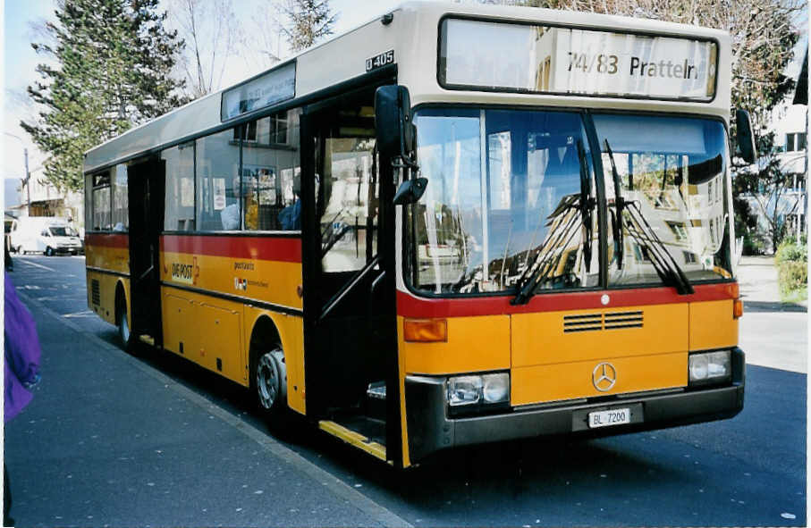 (045'510) - PA Autobus, Arisdorf - BL 7200 - Mercedes am 31. M�rz 2001 beim Bahnhof Liestal