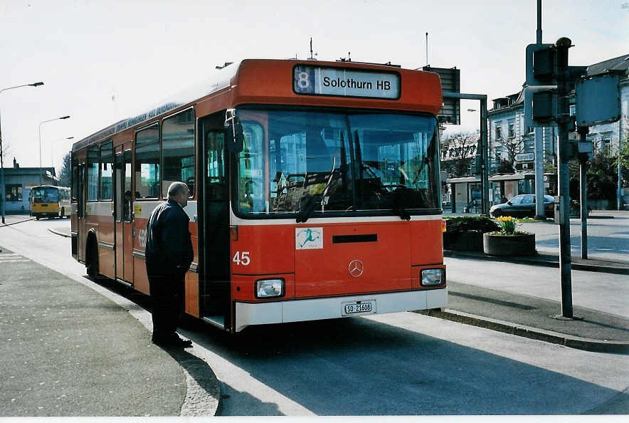 (045'520) - BSU Solothurn - Nr. 45/SO 21'608 - Mercedes/Hess am 31. M�rz 2001 beim Hauptbahnhof Solothurn