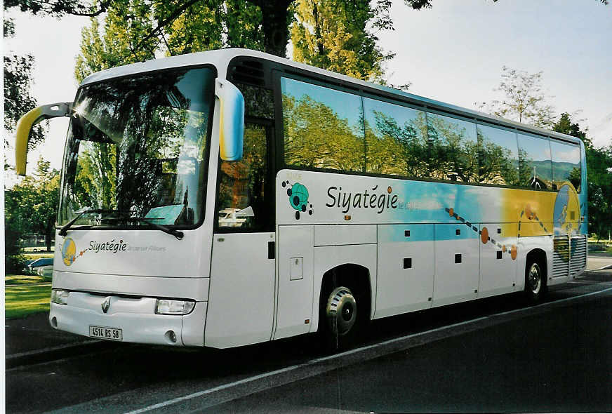 (046'721) - Aus Frankreich: Siyat�gie, Nevers - 4514 RS 58 - Renault am 19. Mai 2001 in Thun, Lachen