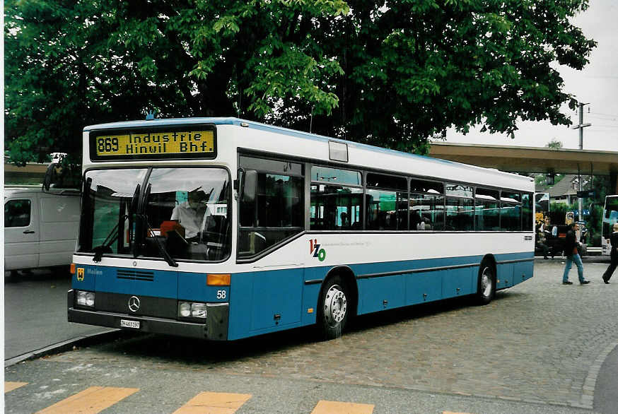 (047'918) - VZO Gr�ningen - Nr. 58/ZH 463'197 - Mercedes (ex Schneider, Meilen Nr. 11; ex VBZ Z�rich Nr. 206) am 12. Juli 2001 beim Bahnhof Wetzikon