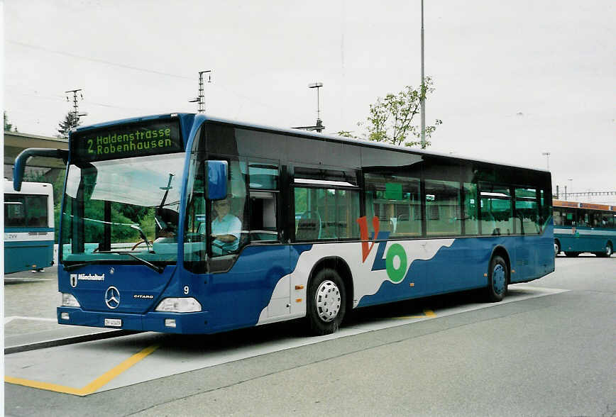 (047'919) - VZO Gr�ningen - Nr. 9/ZH 41'409 - Mercedes am 12. Juli 2001 beim Bahnhof Wetzikon