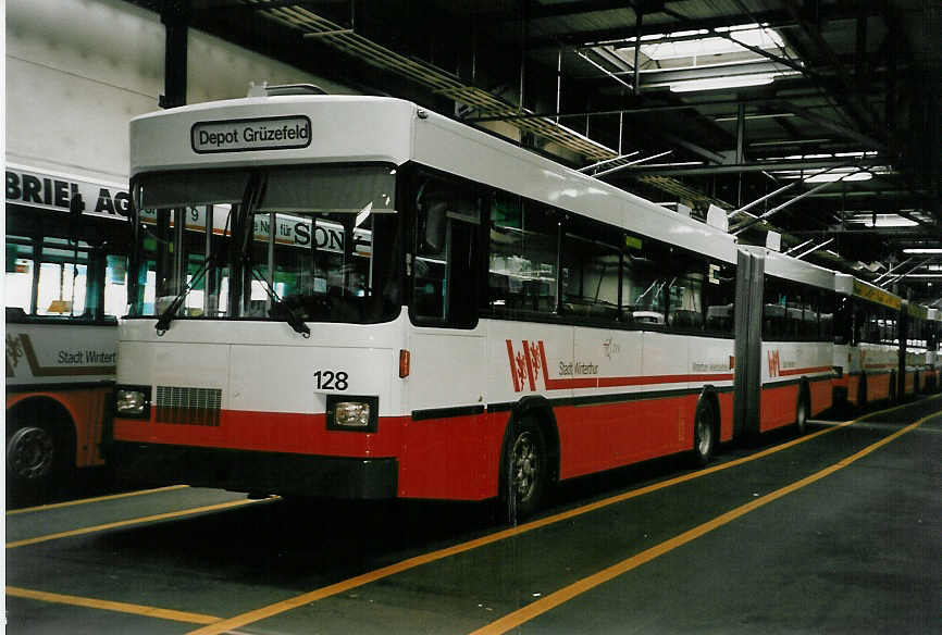 (048'532) - WV Winterthur - Nr. 128 - Saurer/FHS Gelenktrolleybus am 18. Juli 2001 in Winterthur, Depot Gr�zefeld