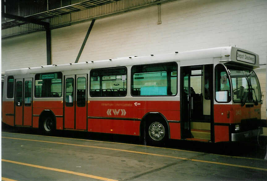 (048'602) - WV Winterthur - Nr. 243/ZH 511'243 - Volvo/Hess am 18. Juli 2001 in Winterthur, Depot Gr�zefeld