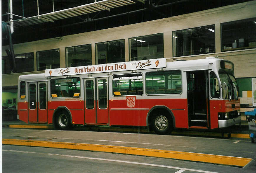 (048'605) - WV Winterthur - Nr. 225/ZH 298'225 - Volvo/T�scher am 18. Juli 2001 in Winterthur, Depot Gr�zefeld