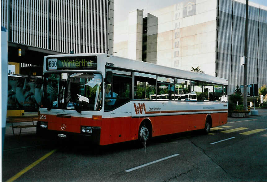(048'618) - WV Winterthur - Nr. 264/ZH 372'264 - Mercedes am 18. Juli 2001 in Z�rich, Flughafen