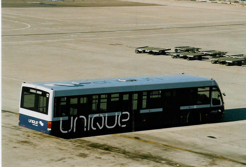 (048'630) - Flughafen, Z�rich - Nr. 12 - NAW/Hess am 18. Juli 2001 in Z�rich, Flughafen
