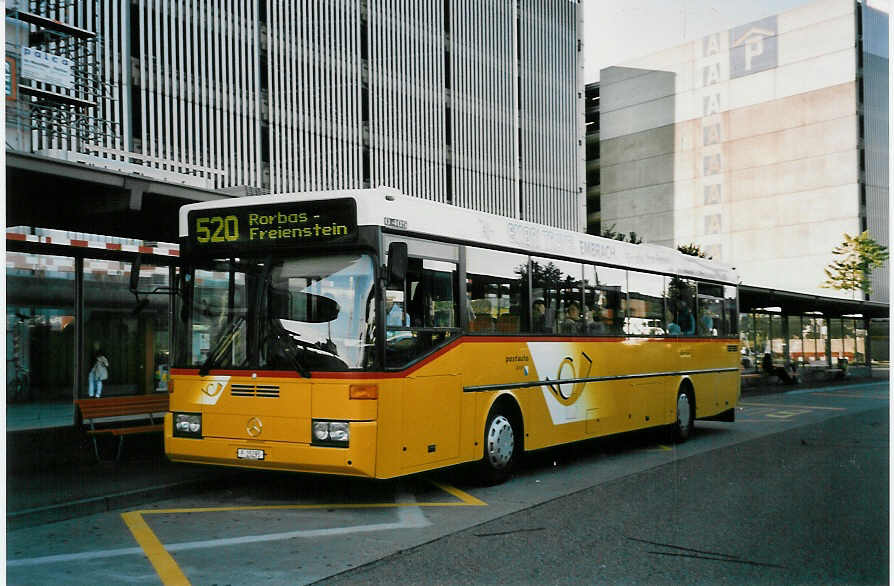 (048'632) - PTT-Regie - P 25'295 - Mercedes am 18. Juli 2001 in Z�rich, Flughafen