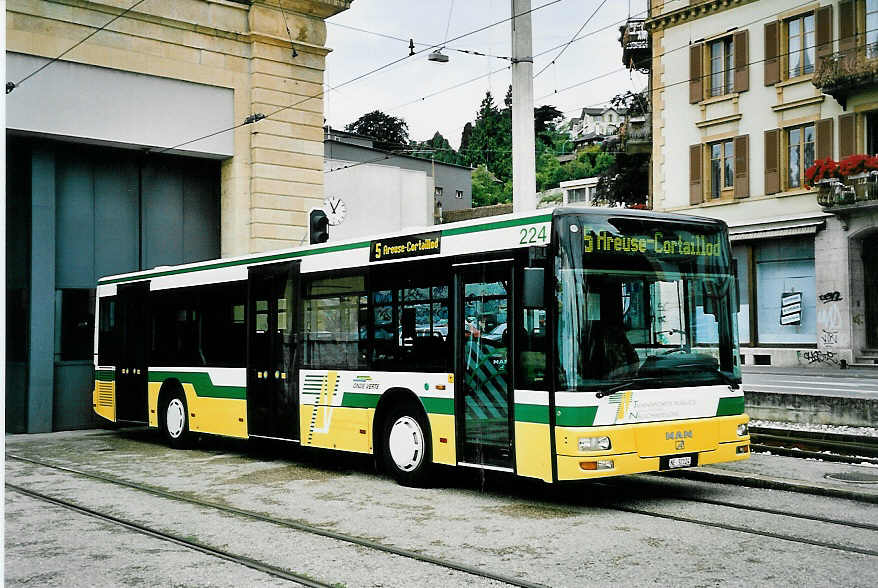 (048'807) - TN Neuch�tel - Nr. 224/NE 32'124 - MAN am 6. August 2001 in Neuch�tel, D�p�t