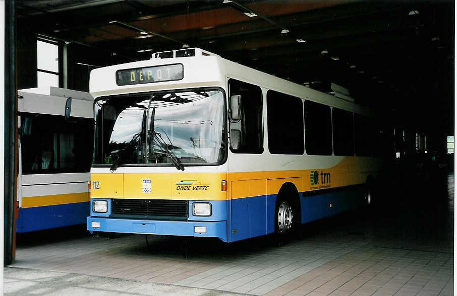 (048'911) - TC La Chaux-de-Fonds - Nr. 112 - NAW/Hess Trolleybus am 7. August 2001 in La Chaux-de-Fonds, D�p�t