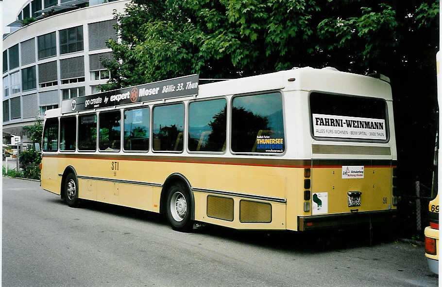 (049'026) - STI Thun - Nr. 56/BE 413'456 - Saurer/R&J am 16. August 2001 bei der Schiffl�ndte Thun