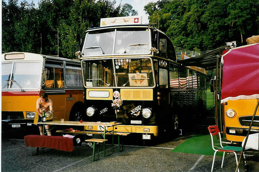 (049'112) - Basler, Hofstetten bei Elgg - ZH 423'503 - FBW/T�scher Hochlenker (ex VBZ Nr. 244) am 18. August 2001 in Burgdorf, AMP