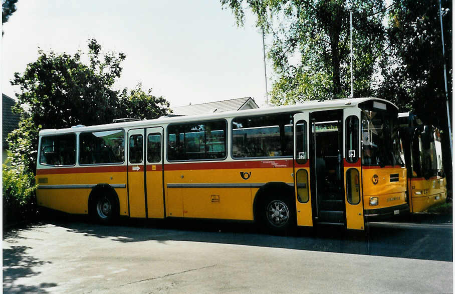 (049'518) - Engeloch, Riggisberg - Nr. 5/BE 447'406 - Saurer/T�scher (ex P 25'668) am 27. August 2001 in Riggisberg, Garage