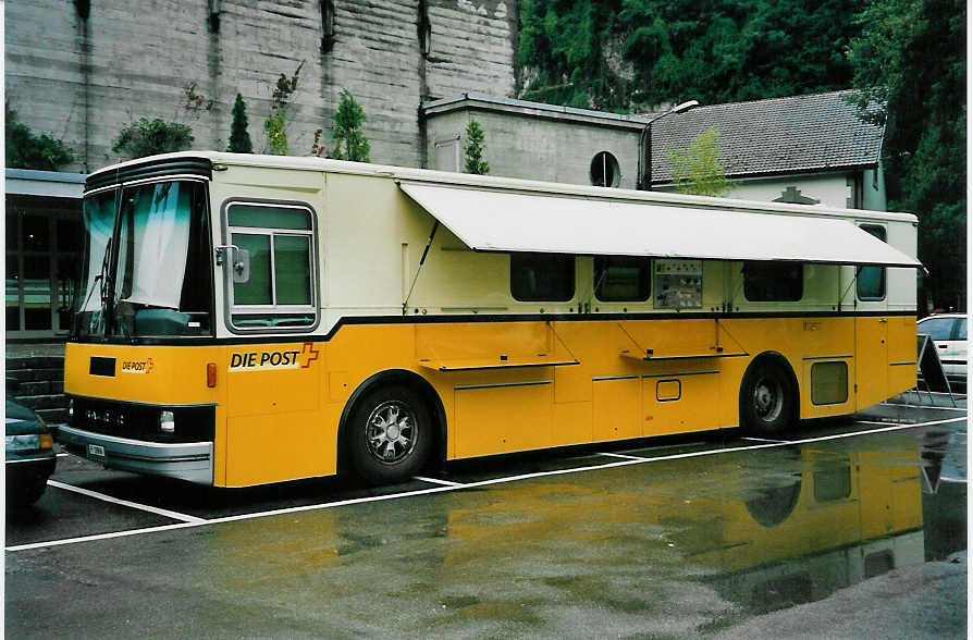 (049'816) - PTT-Regie - P 19'906 - Saurer/Lauber Automobilpostb�ro am 23. September 2001 in Burgdorf, Marktplatz (allerletzter Einsatztag!)