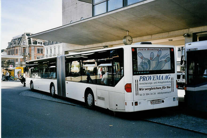 (050'025) - VZO Gr�ningen - Nr. 61/ZH 691'894 - Mercedes am 6. Oktober 2001 beim Bahnhof Uster