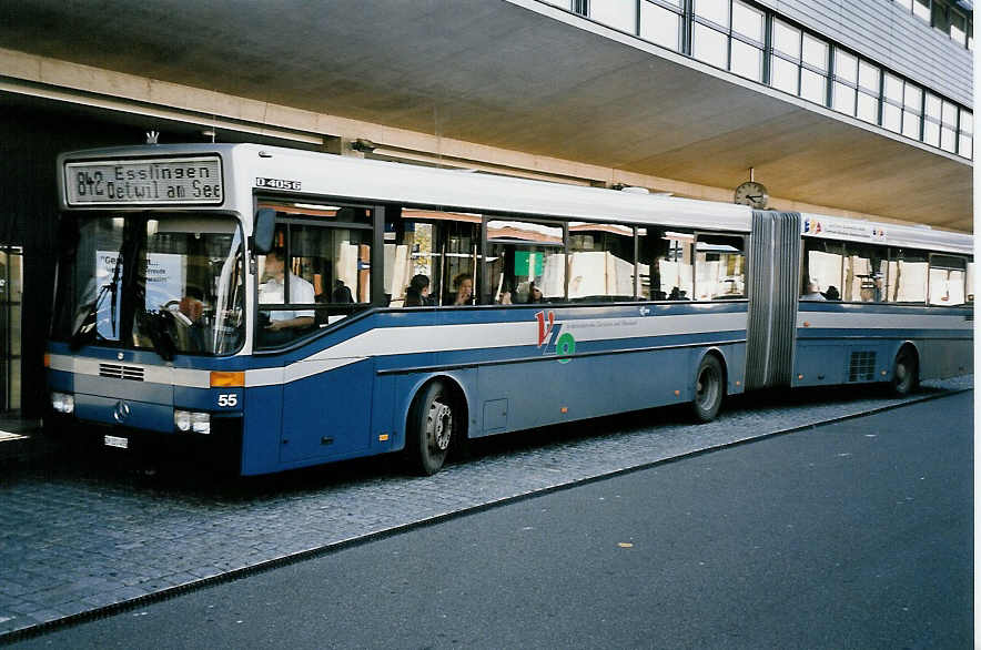 (050'026) - VZO Gr�ningen - Nr. 55/ZH 331'455 - Mercedes am 6. Oktober 2001 beim Bahnhof Uster