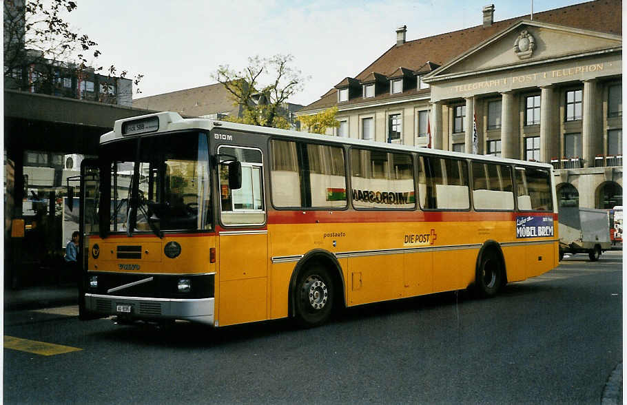 (050'412) - Brem, W�lflinswil - Nr. 4/AG 8195 - Volvo/Lauber am 18. Oktober 2001 beim Bahnhof Aarau
