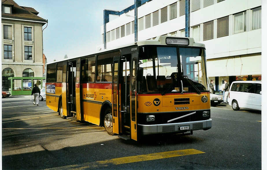 (050'412) - Brem, W�lflinswil - Nr. 4/AG 8195 - Volvo/Lauber am 18. Oktober 2001 beim Bahnhof Aarau