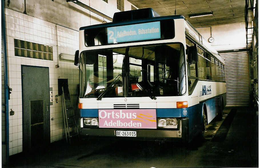 (051'516) - AFA Adelboden - Nr. 17/BE 263'015 - Mercedes (ex Fr�hlich, Z�rich Nr. 603; ex VBZ Z�rich Nr. 682) am 6. Januar 2002 im Autobahnhof Adelboden