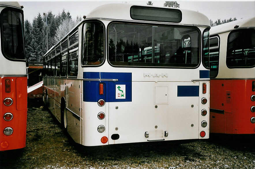 (051'521) - TL Lausanne - Nr. 359 - MAN am 7. Januar 2002 in B�tzberg, Heiniger