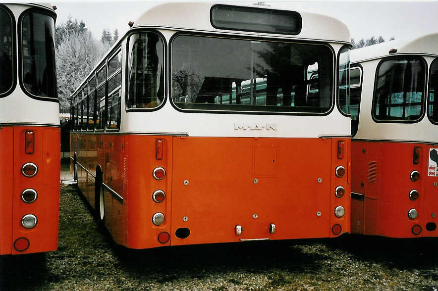 (051'523) - TL Lausanne - Nr. 354 - MAN am 7. Januar 2002 in B�tzberg, Heiniger