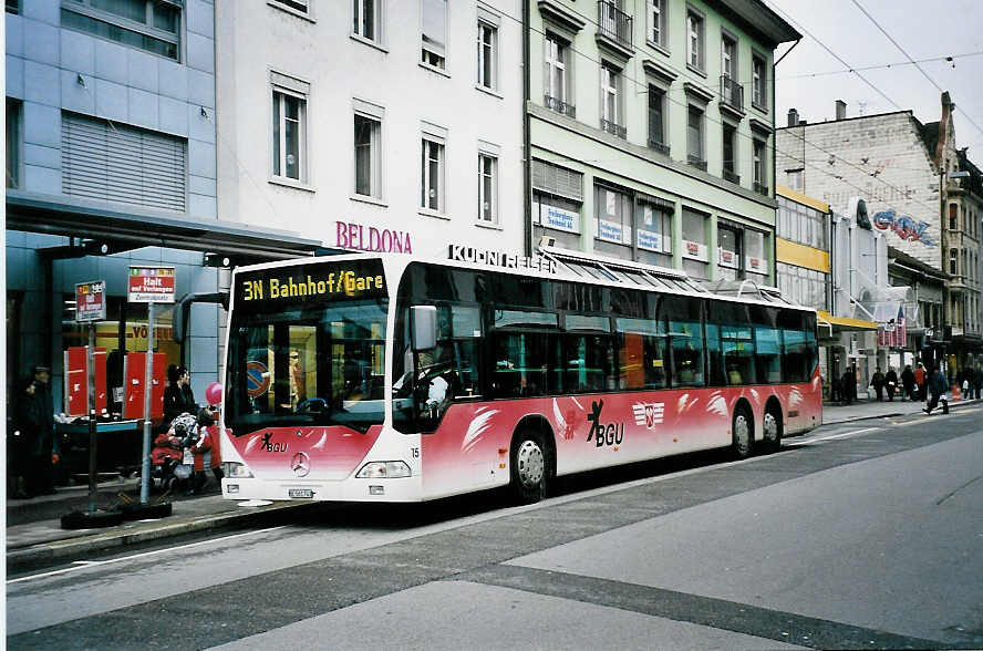 (052'209) - BGU Grenchen - Nr. 15/BE 561'743 - Mercedes am 2. M�rz 2002 in Biel, Zentralplatz (Einsatz VB)