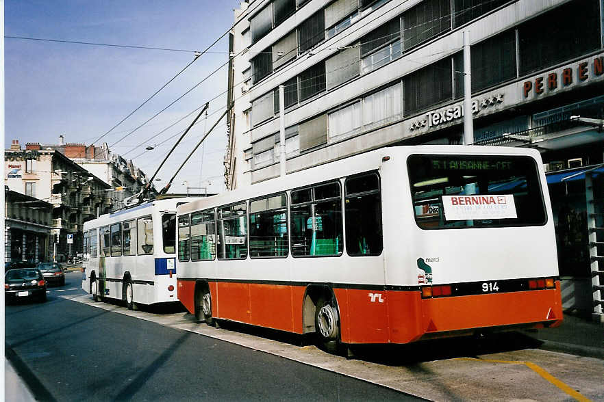 (052'232) - TL Lausanne - Nr. 914 - Lanz+Marti/Hess Personenanh�nger am 17. M�rz 2002 beim Bahnhof Lausanne