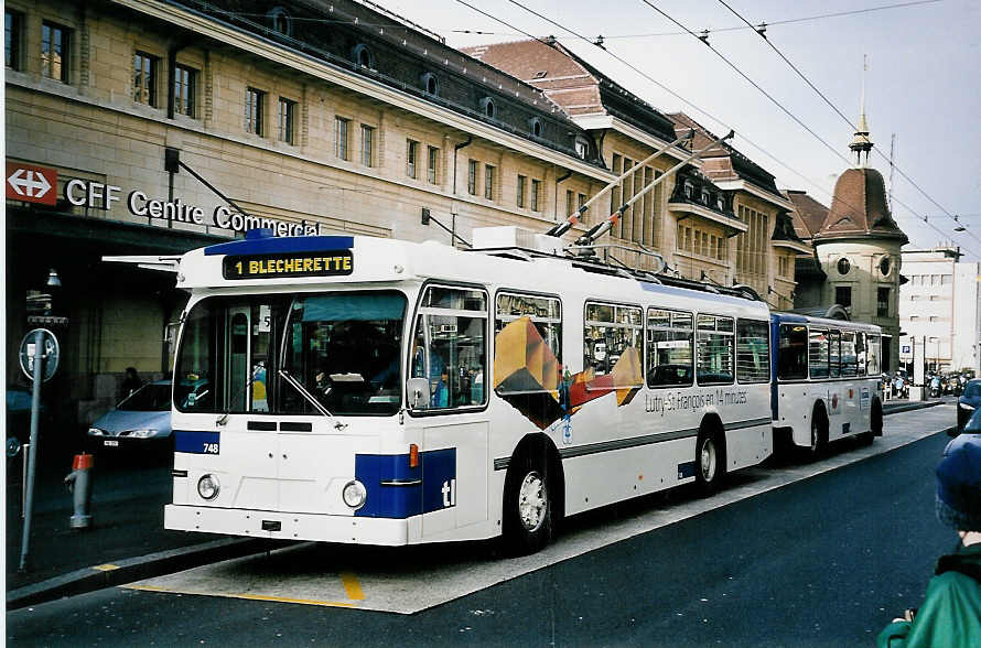 (052'236) - TL Lausanne - Nr. 748 - FBW/Hess Trolleybus am 17. M�rz 2002 beim Bahnhof Lausanne