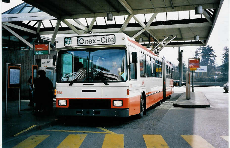 (052'237) - TPG Gen�ve - Nr. 695 - NAW/Hess Gelenktrolleybus am 17. M�rz 2002 in Gen�ve, A�roport