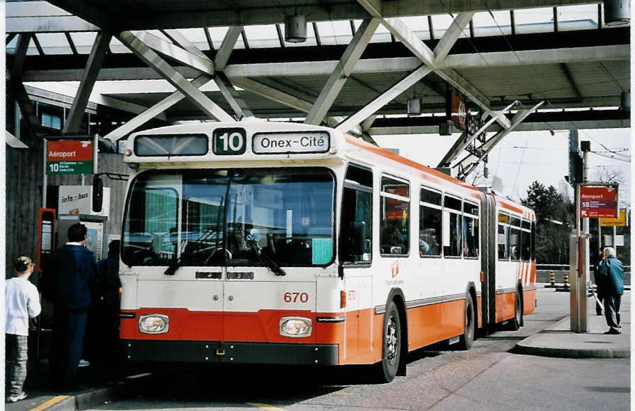 (052'333) - TPG Gen�ve - Nr. 670 - Saurer/Hess Gelenktrolleybus am 17. M�rz 2002 in Gen�ve, A�roport