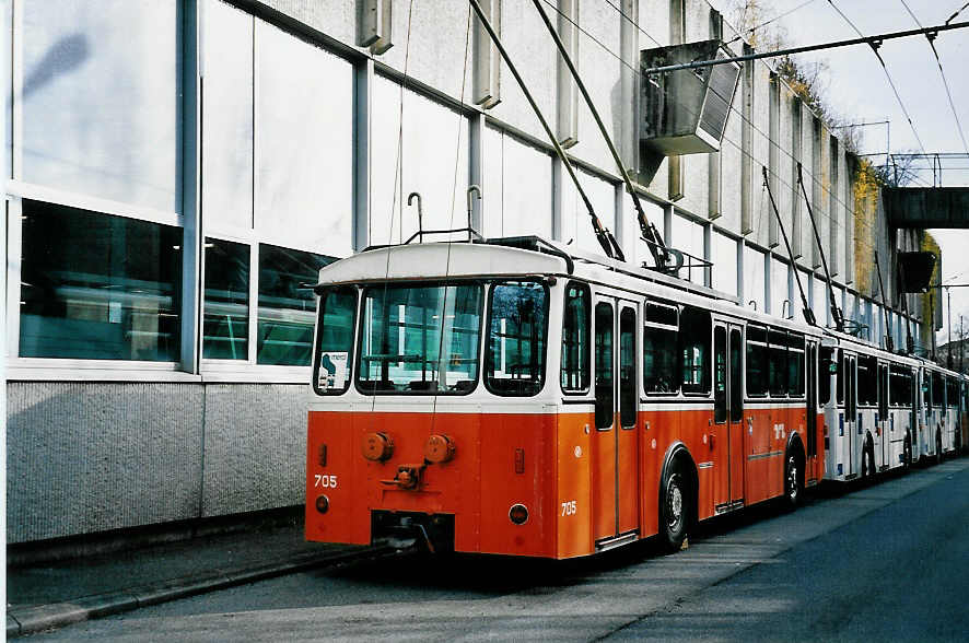 (052'415) - TL Lausanne - Nr. 705 - FBW/Hess Trolleybus am 17. M�rz 2002 in Lausanne, D�p�t Borde