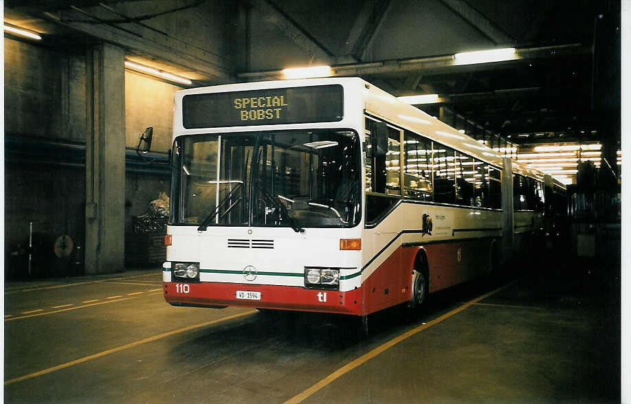 (052'421) - TL Lausanne - Nr. 110/VD 1594 - Mercedes (ex VR La Chaux-de-Fonds Nr. 82) am 17. M�rz 2002 in Lausanne, D�p�t Borde