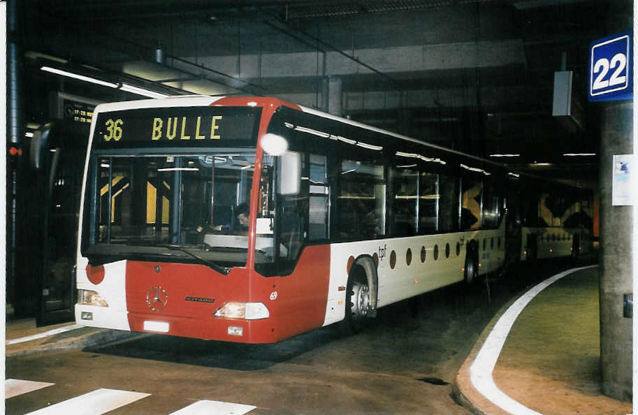 (052'434) - TPF Fribourg - Nr. 69/FR 300'332 - Mercedes am 17. M�rz 2002 in Fribourg, Busbahnhof