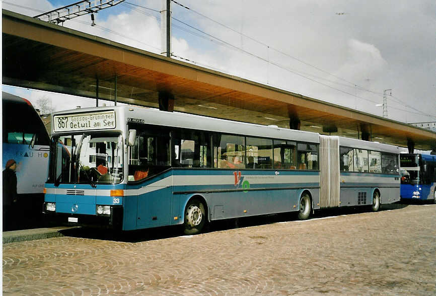 (052'508) - VZO Gr�ningen - Nr. 33/ZH 242'633 - Mercedes am 23. M�rz 2002 beim Bahnhof Wetzikon