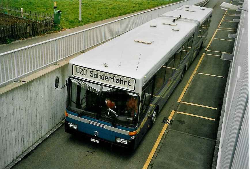 (052'514) - VZO Gr�ningen - Nr. 55/ZH 331'455 - Mercedes am 23. M�rz 2002 in Gr�ningen, Garage