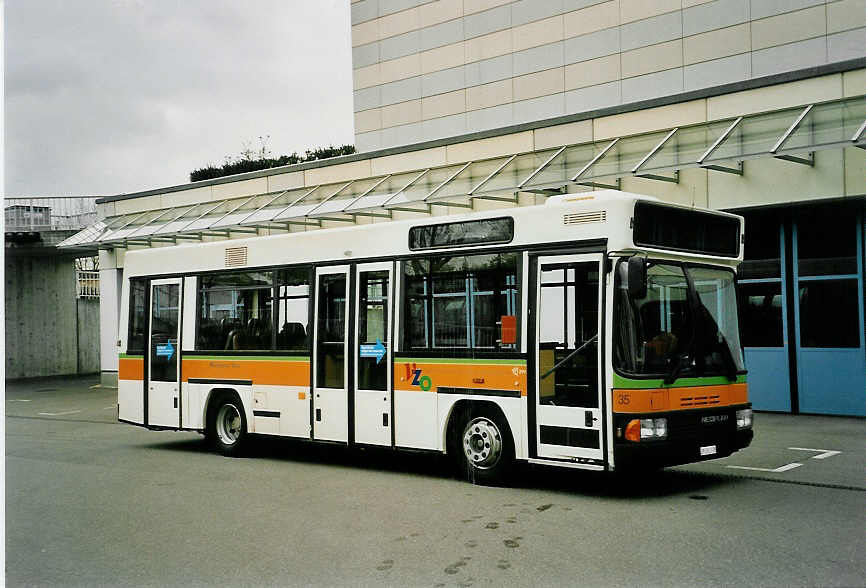 (052'536) - VZO Gr�ningen - Nr. 35/ZH 282'038 - Neoplan (ex Schneider, Meilen Nr. 8) am 23. M�rz 2002 in Gr�ningen, Garage