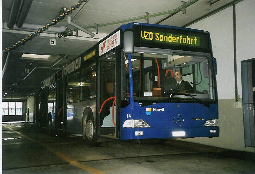 (052'604) - VZO Gr�ningen - Nr. 14/ZH 41'414 - Mercedes am 23. M�rz 2002 in Gr�ningen, Garage