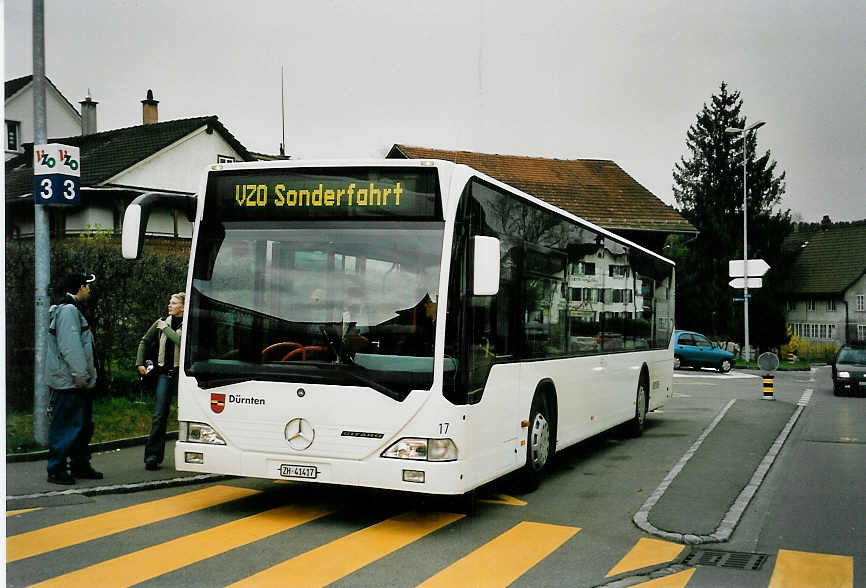 (052'607) - VZO Gr�ningen - Nr. 17/ZH 41'417 - Mercedes am 23. M�rz 2002 in Oetwil, Station